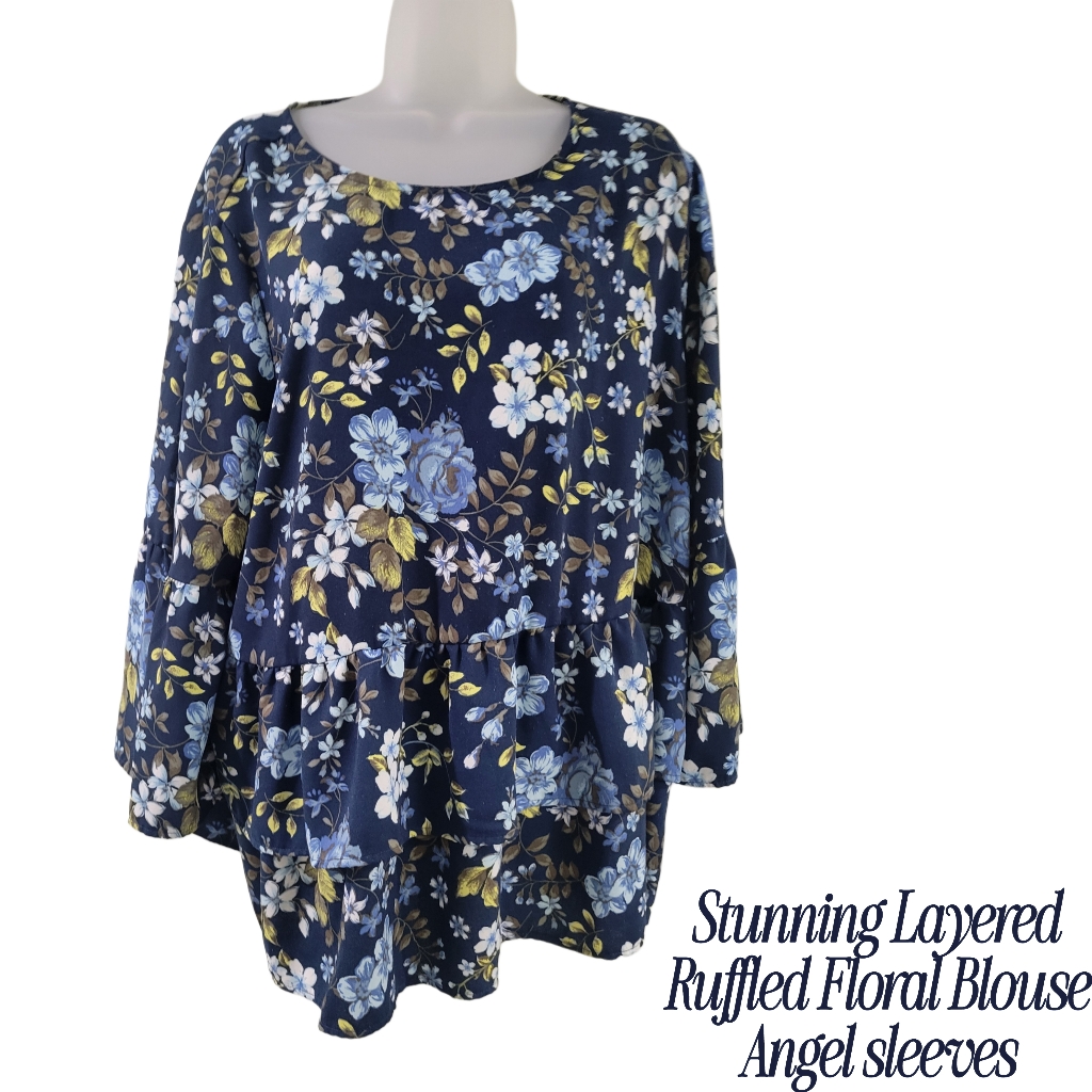 Nwot Floral Blue Stunning Floral Print Ruffled Layers & Bell Sleeves Xl.